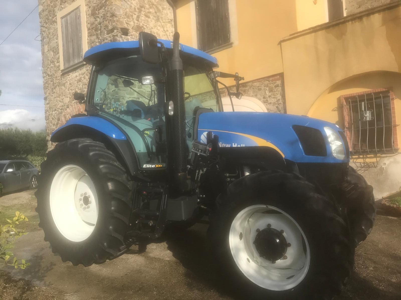 E-FARM: New Holland T7.225 - Tractor - id R8WKDED - 71.000 € - Año: 2012 - Horas: 5000,Potencia del motor: 140,Italia