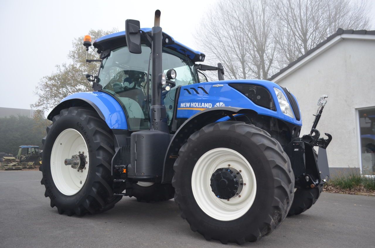 E-FARM: New Holland T7.245 - Tracteur - id HNVICFD - 97 500 € - Année: 2019 - Lecture du nombre d'heure: 2 964,Puissance du moteur (chevaux): 245,Belgique