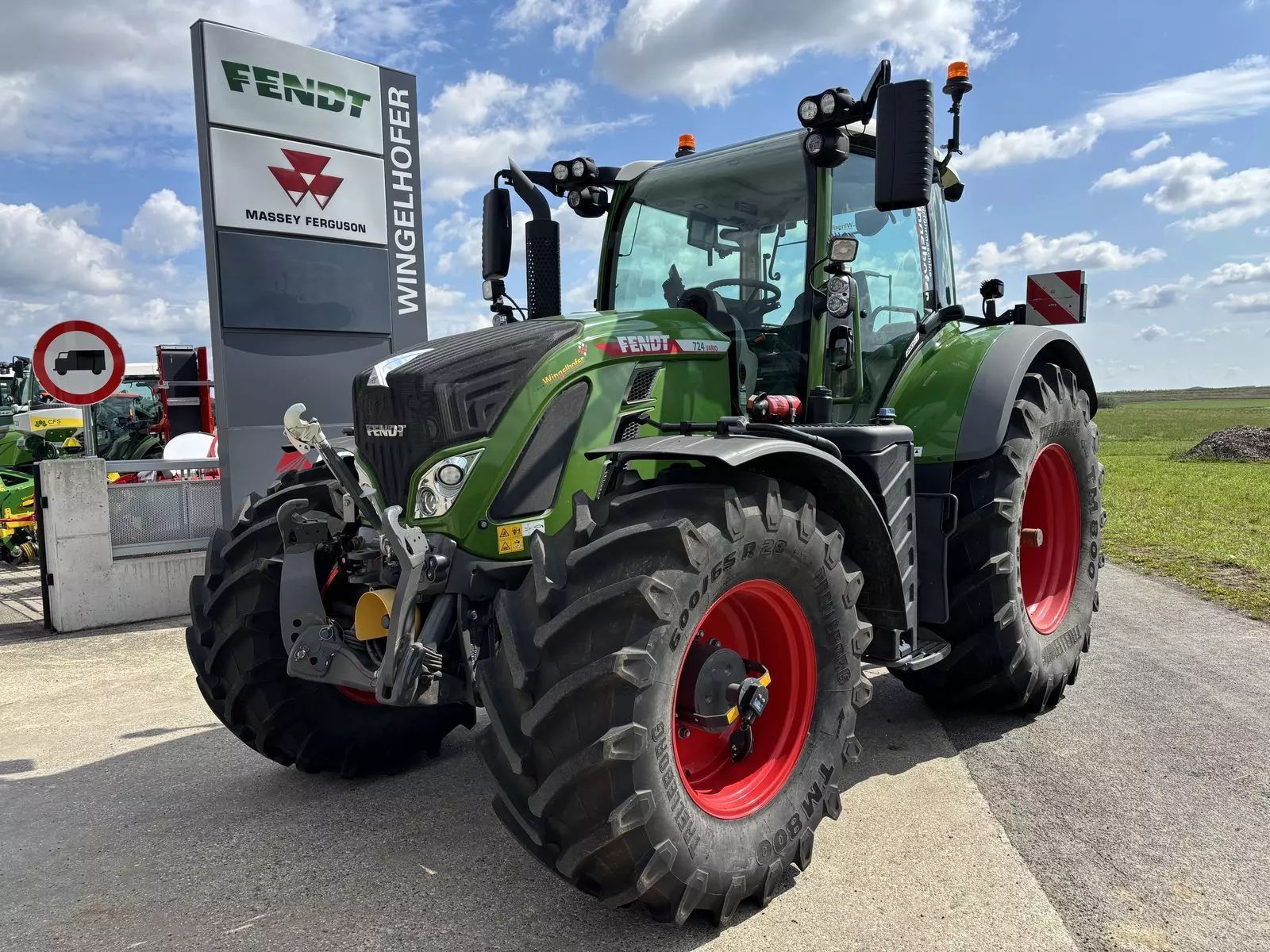 E-FARM: Fendt 724 Vario ProfiPlus - Tracteur - id RBPZHFA - 221 900 € - Année: 2024 - Lecture du nombre d'heure: 260,Puissance du moteur (chevaux): 246,Autriche