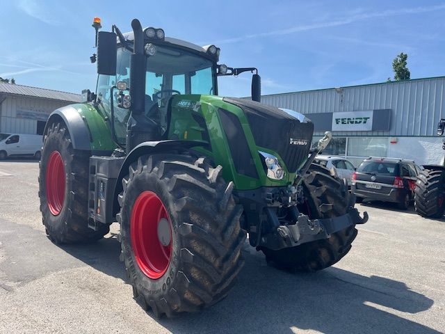 E-FARM: Fendt 826 Vario - Tractor - id ZZZBJRH - €175,500 - Year of construction: 2022 - Engine hours: 1,350,Engine power (HP): 265,France