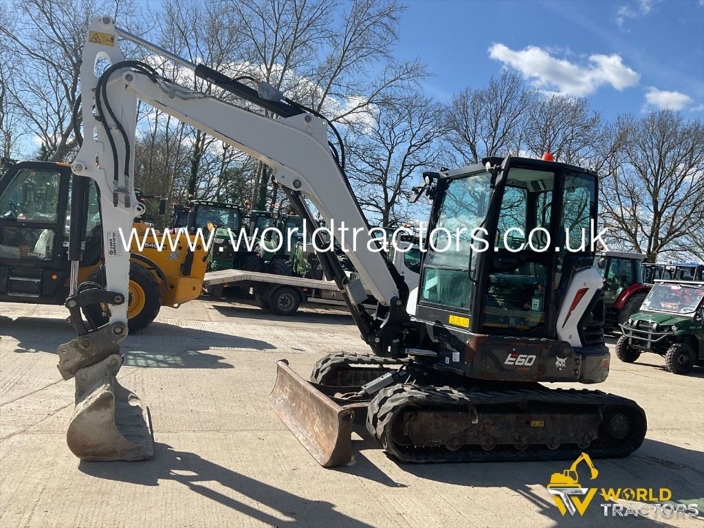 Bobcat e 60 Mini excavadora  33.448 €