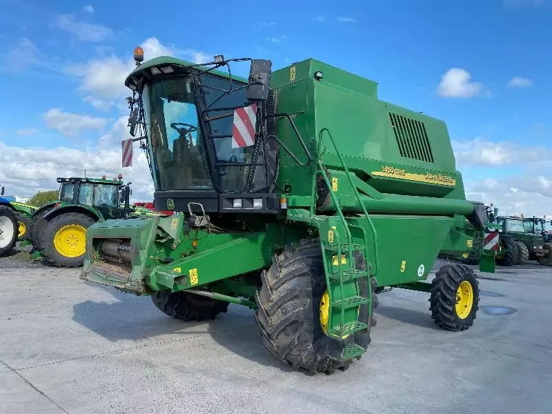 E-FARM: John Deere 1450 - Moissoneuse-batteuse - id 6FPLPQM - 49 900 € - Année: 2002 - Puissance du moteur (chevaux): 180,France