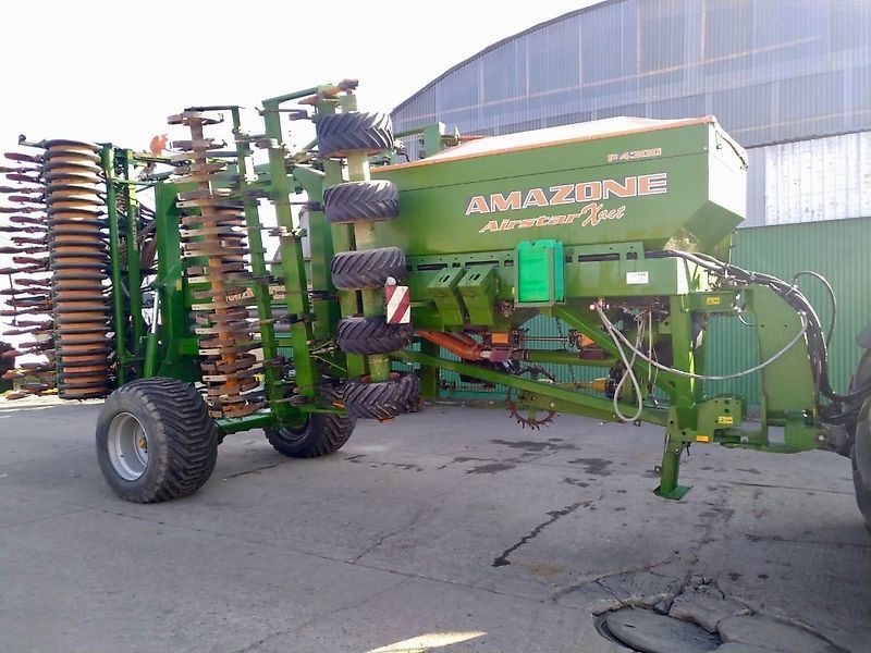 E-FARM: Amazone airstar xact - Siewnik rzędowy/agregat uprawowo-siewny - id KF2UGZ8 - 12 500 € - Rok produkcji: 2001 - Niemcy