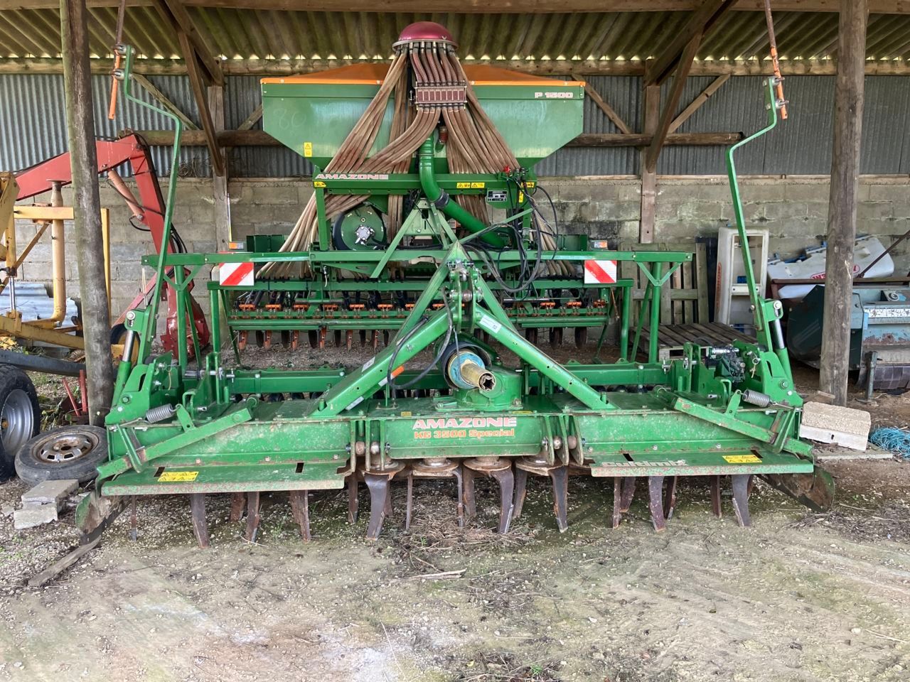 E-FARM: Amazone ADP 353 SPECIAL - Drilling machine combination - id NYDIJJR - €19,000 - Year of construction: 2013 - France