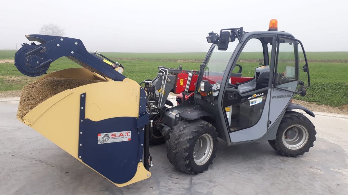 E-FARM: SAT sat-einfütterschaufel-futterverteiler-neu - Attachment - id HCRRXYW - €4,600 - Austria