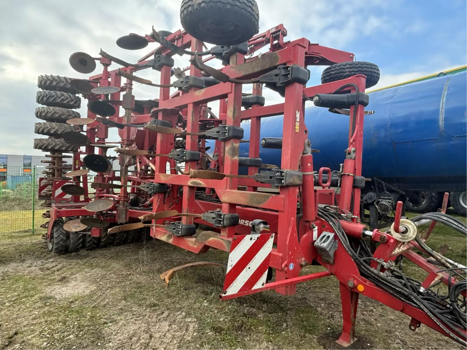 E-FARM: HORSCH Tiger 6 AS - Cultivator - id EWUM8TV - 39.500 EUR - Anul: 2009 - Germania