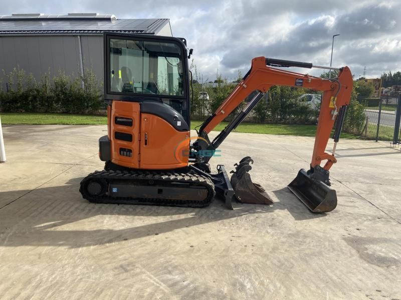 Hitachi zx26u-6 cr Wheeled excavator €32,250