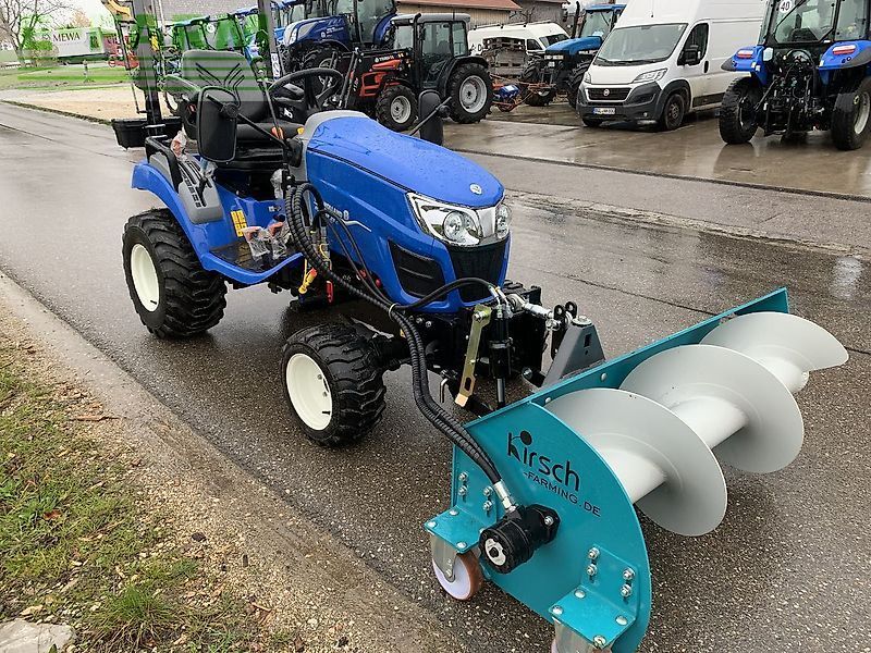 New Holland Boomer 25 Traktor