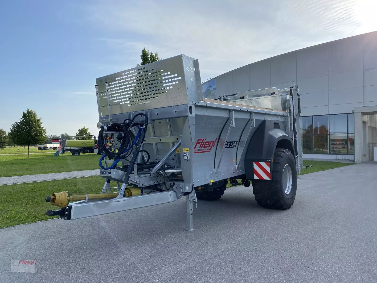 E-FARM: Fliegl ADS 120 - Épandeur de fumier et de compost - id 5YDXEPP - 49 900 € - Année: 2024 - Allemagne
