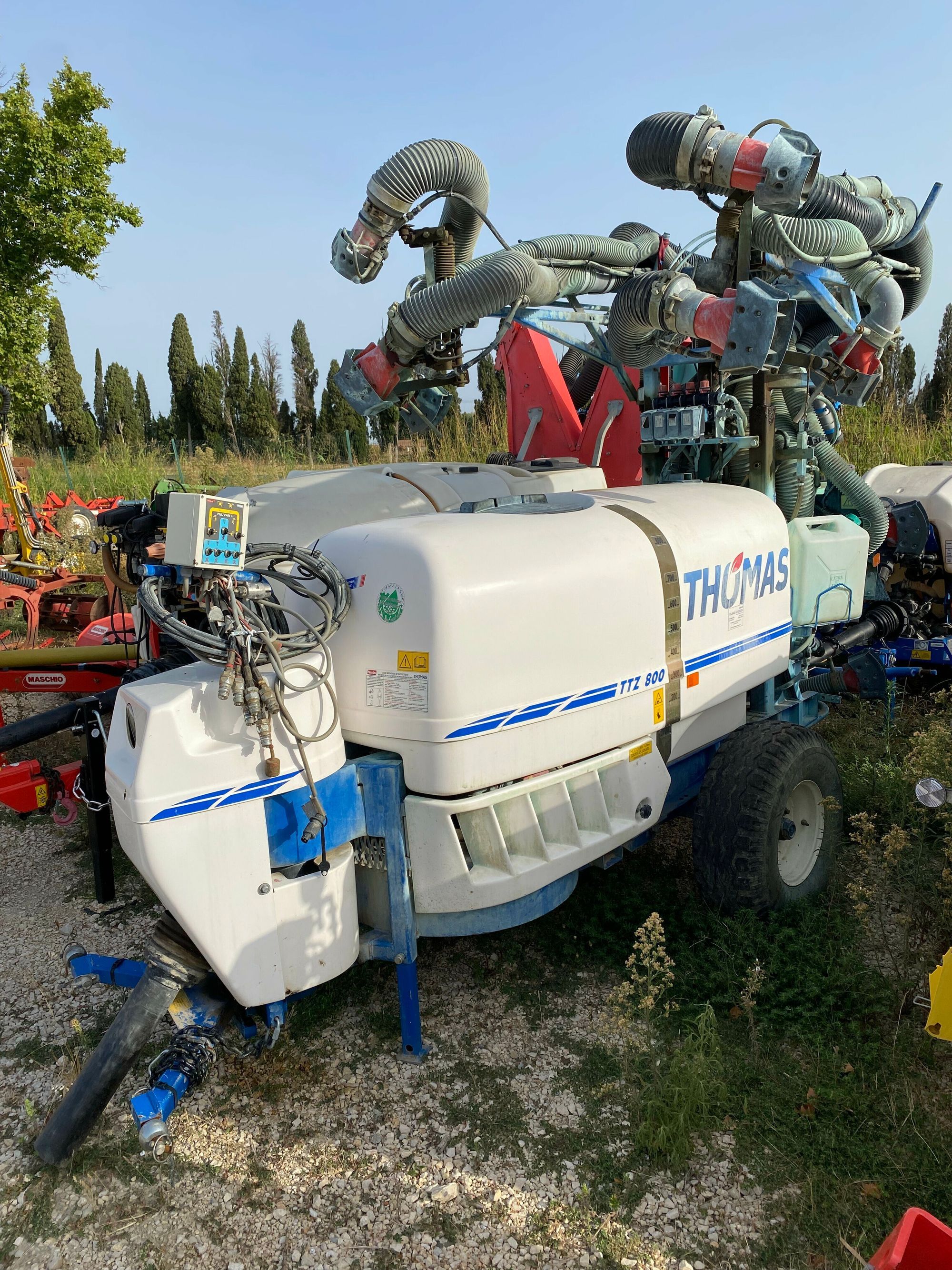 E-FARM: thomas ttz 800 l - Pulvérisateur - id SKWMRFS - 7 000 € - Année: 2016 - France