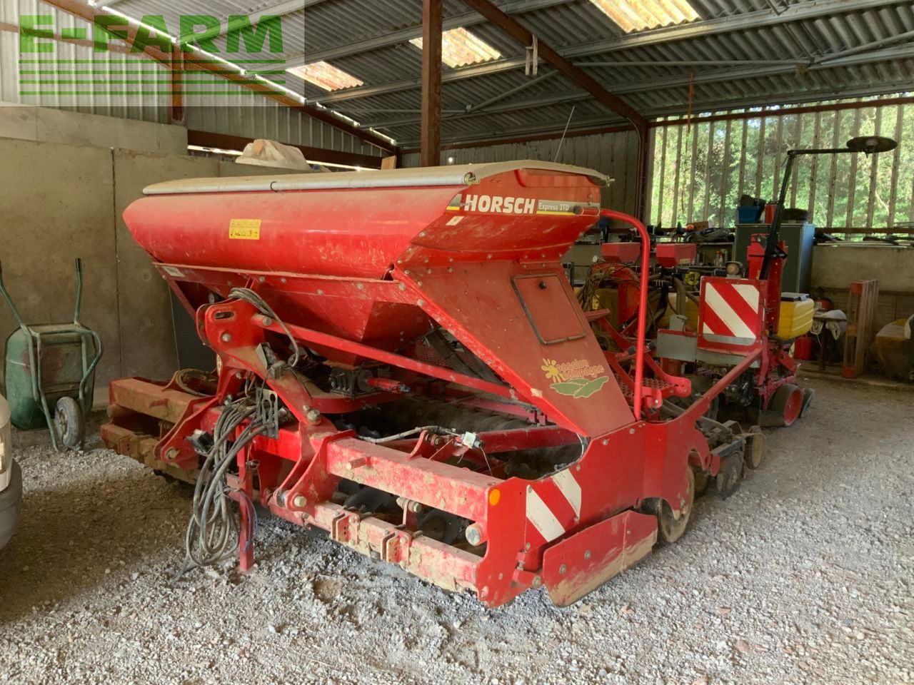 E-FARM: HORSCH Express 3 TD - Semoir direct - id FNJRAYY - 18 000 € - Année: 2011 - France
