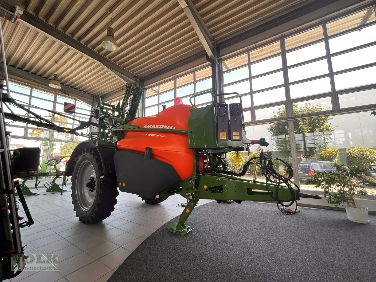 E-FARM: Amazone ux 4201 special - Pulvérisateur - id MYLYC1S - Année: 2022 - Allemagne