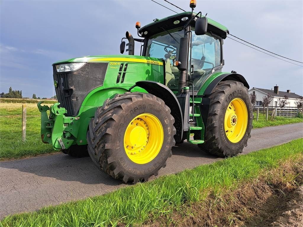 John Deere 7230 R Tractor 63.500 €