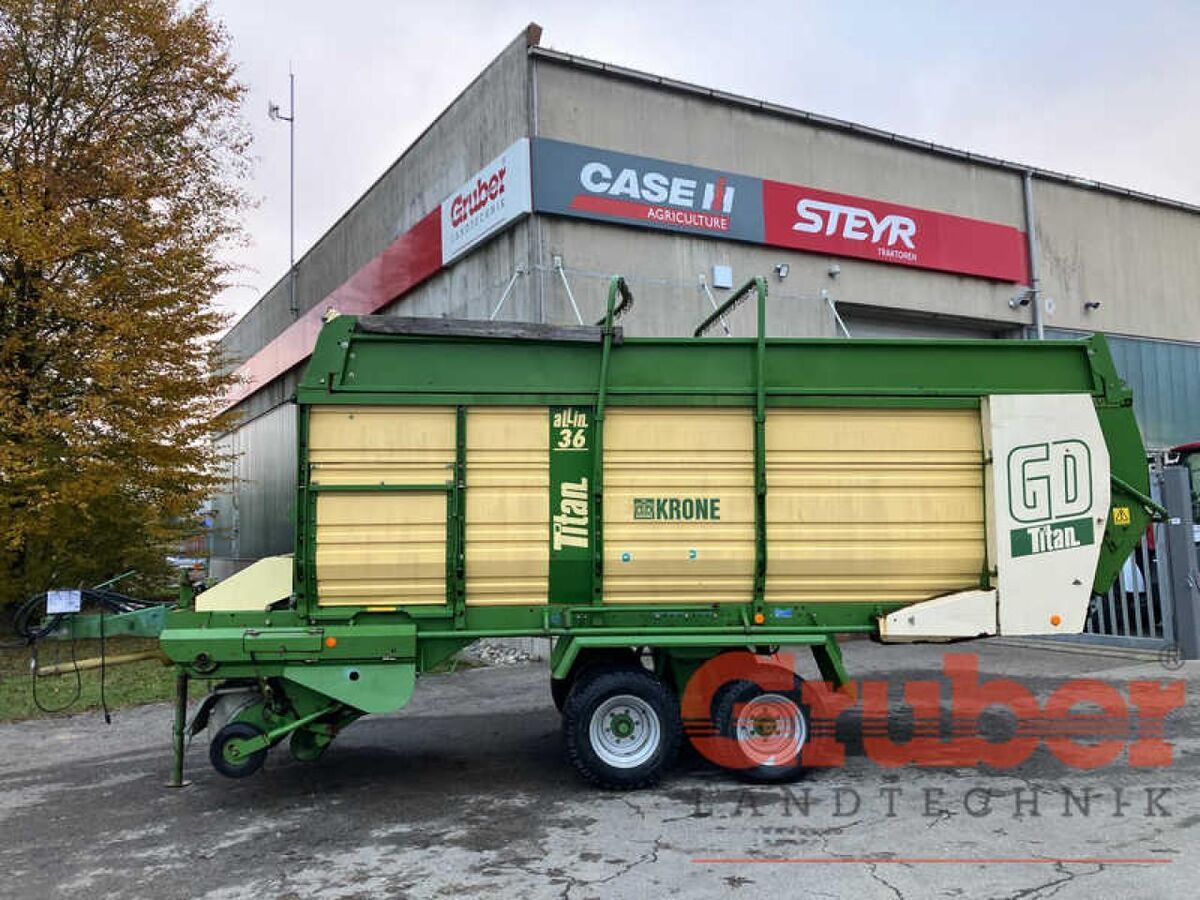 E-FARM: Krone gd titan 36 all in - Transport du fourrage - id LGGNBH7 - 6 890 € - Année: 1993 - Allemagne