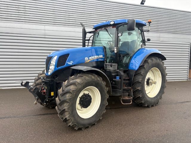New Holland T7.220 Tractor €50,000