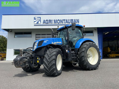 E-FARM: New Holland T7.235 - Tractor - id 32CDCZC - €76,000 - Year of construction: 2013 - Engine hours: 3,700,Engine power (HP): 235,France