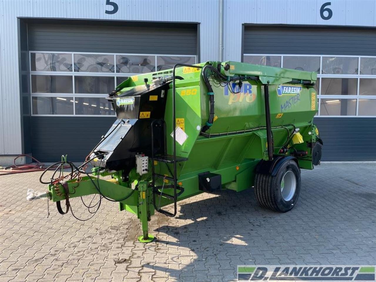 Faresin tmr 850 feedingwagon €12,521