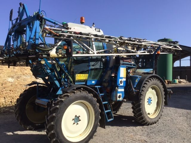 E-FARM: Matrot m 24 d 140 - Pulvérisateur - id HN9EPRG - 25 000 € - Année: 2005 - Lecture du nombre d'heure: 4 400,France