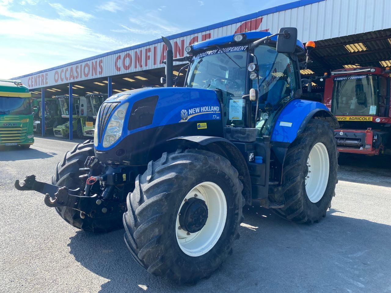E-FARM: New Holland T7.185 - Tractor - id TPNTNYG - Year of construction: 2013 - Engine hours: 6,100,France