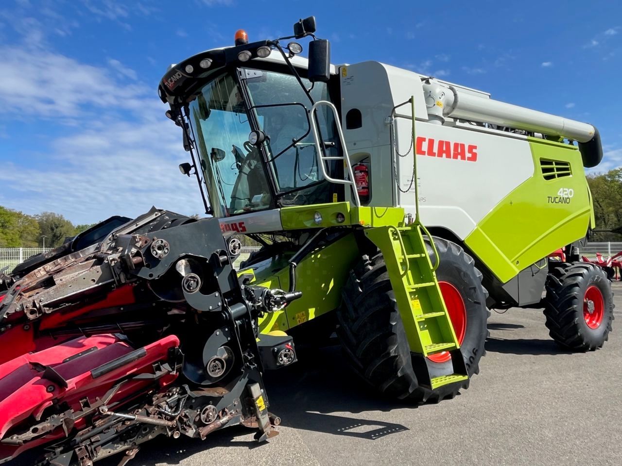 E-FARM: Claas Tucano 420 - Kombájn - id PFHXWPM - 153 000 EUR - Gyártási év: 2021 - Üzemóra (motor): 1023,Franciaország