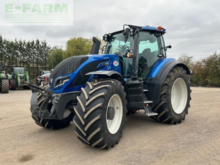 Valtra T255V Tractor €151,881