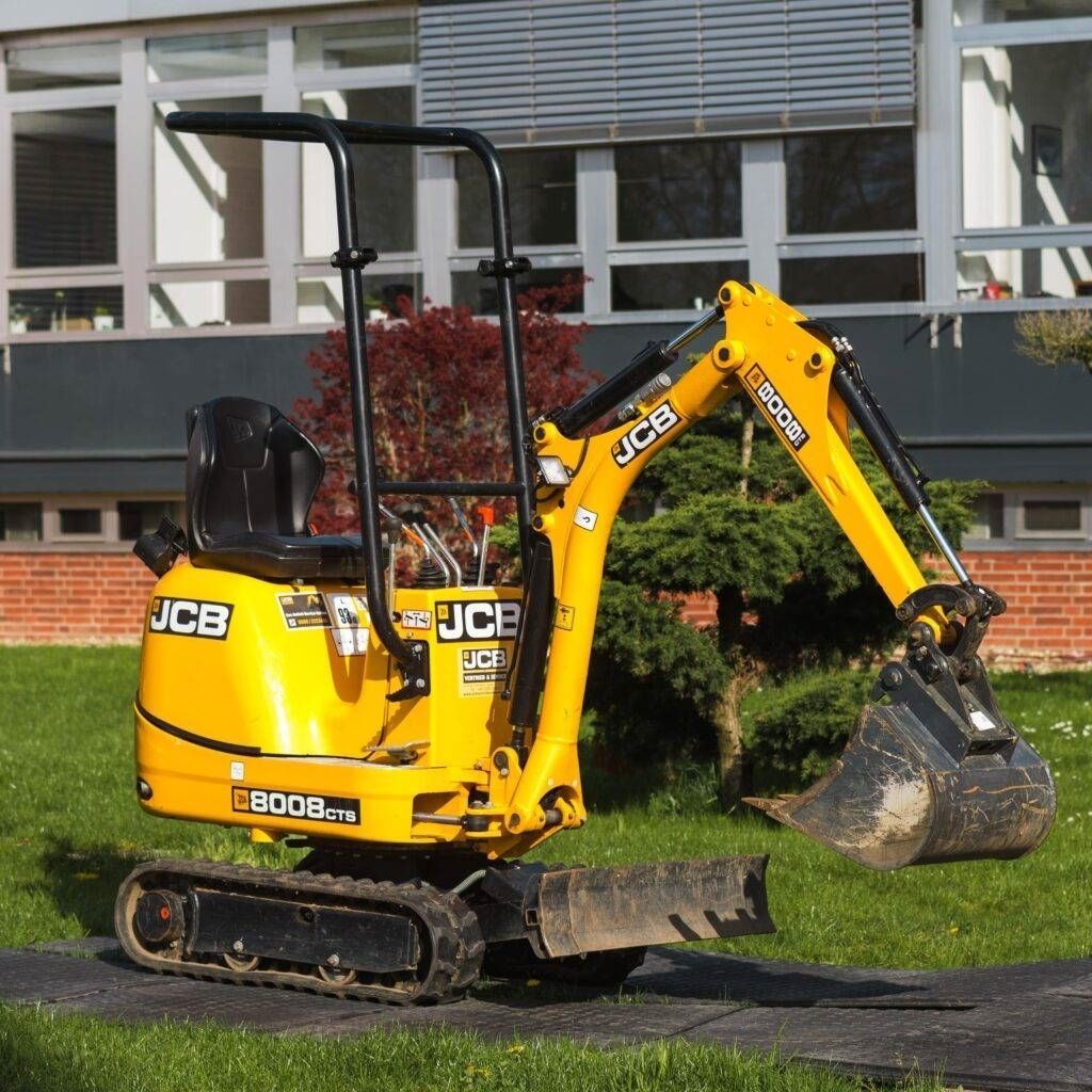 JCB 8008 CTS Mini excavator €17,000