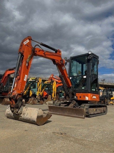 Hitachi zx 26 u-6 cr Mini excavadora  22.209 €