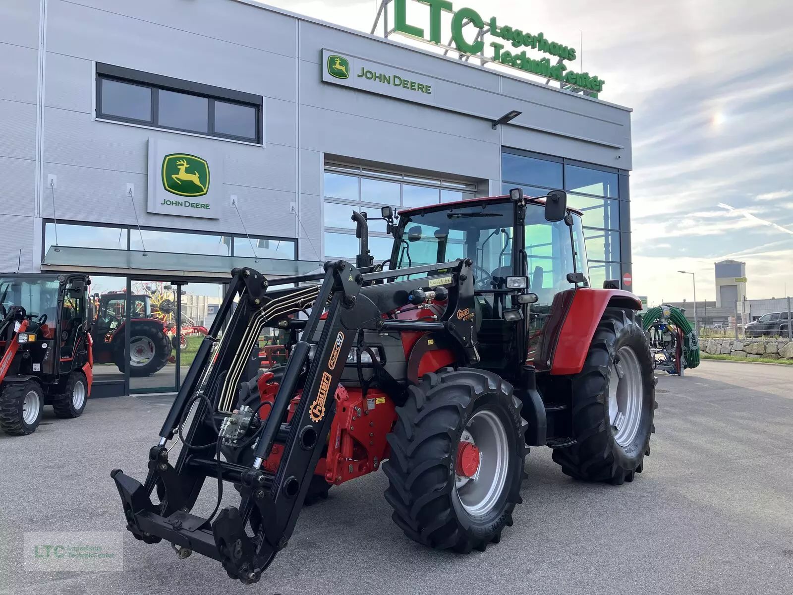 E-FARM: McCormick CX 75 - Tractor - id S59Q6U3 - €37,965 - Year of construction: 2005 - Engine hours: 6,500,Engine power (HP): 76,Austria