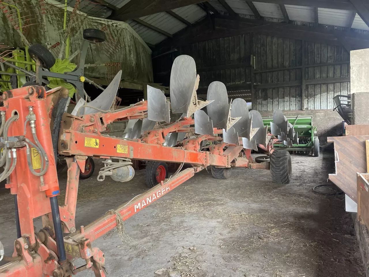 E-FARM: Kuhn manager - Pług - id Q93ALVC - 11 000 € - Rok produkcji: 2005 - Francja
