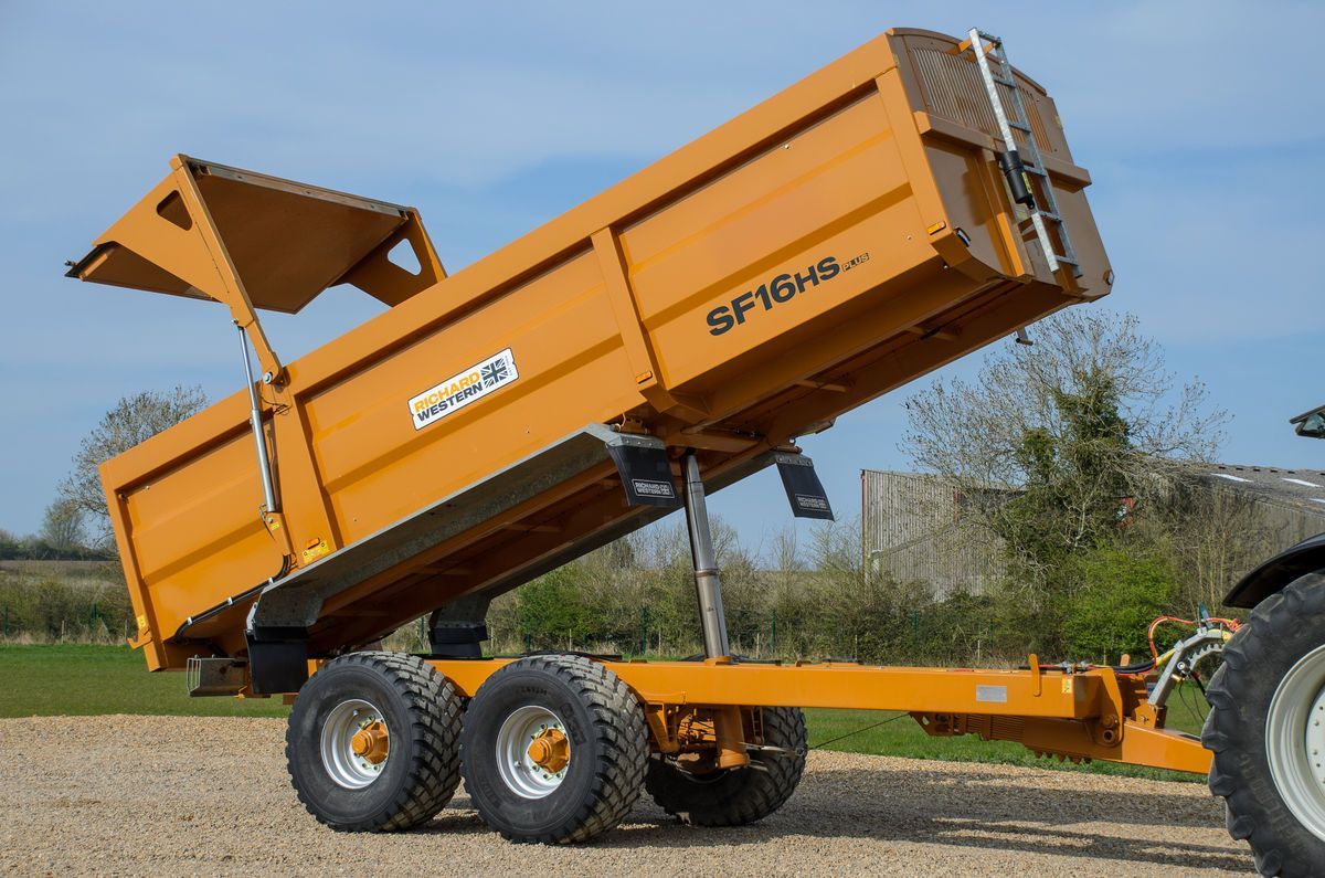 E-FARM: Richard Western sf16hs grain trailer 16t - Tipper - id 546DEYQ - €27,608 - Year of construction: 2023 - United Kingdom