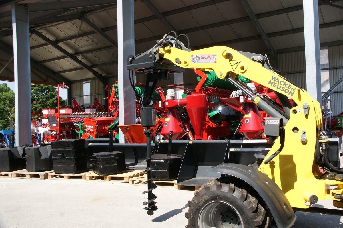 E-FARM: sat- hydraulischer erdbohrer-hoflader-neu - Attachment - id S1Q3U2K - €2,190 - Austria
