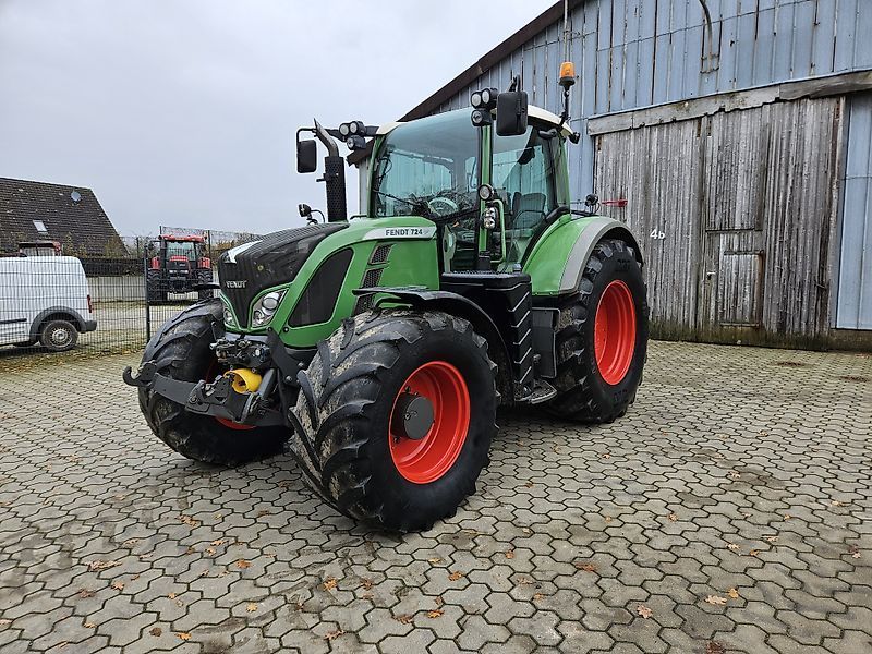 E-FARM: Fendt 724 Vario - Tractor - id H7NFCDB - €66,500 - Year of construction: 2012 - Engine hours: 8,905,Engine power (HP): 237,Germany