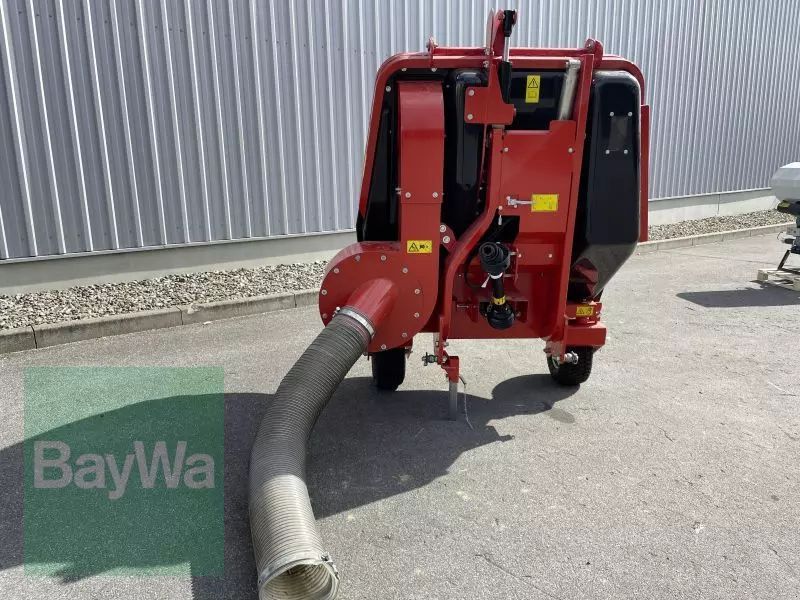 E-FARM: Wiedenmann favorit xp 1200 - Kommunaltechnik - id IFLNUAW - 5.500 € - Baujahr: 2019 - Deutschland