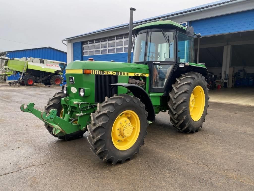 E-FARM: John Deere 3140 - Traktor - id SZ2YF7S - 14.752 € - Baujahr: 1988 - Abgelesene Motorstunden: 16.751,Motorleistung (PS): 100,Ungarn