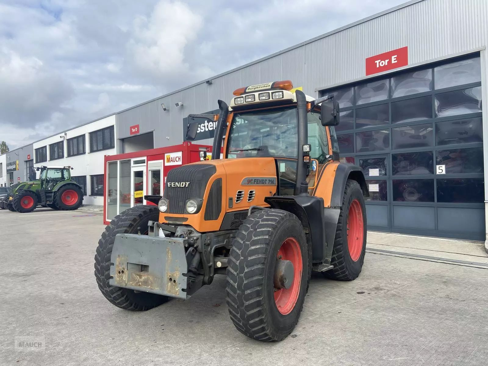 E-FARM: Fendt 714 Vario - Traktor - id B2RWCCD - 41.583 € - Baujahr: 2006 - Abgelesene Motorstunden: 9.490,Motorleistung (PS): 140,Österreich