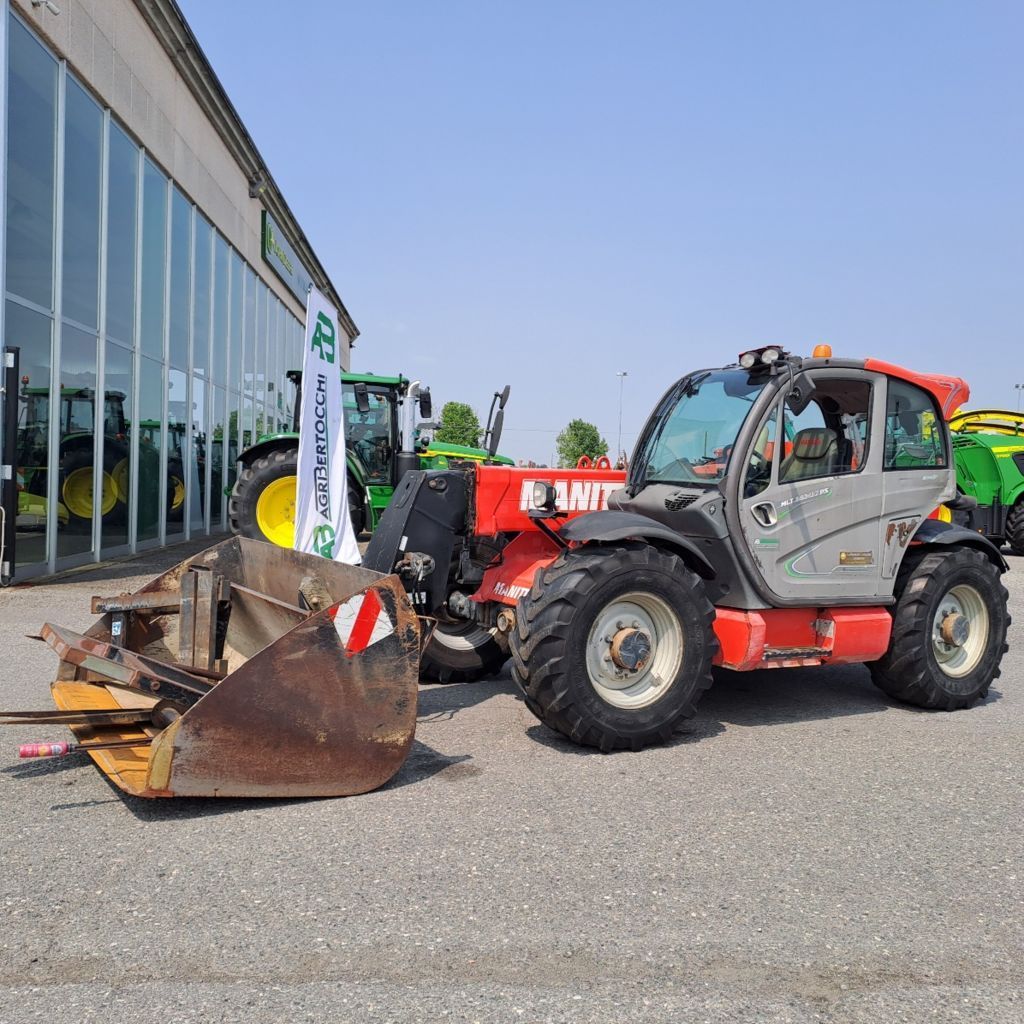 E-FARM: Manitou mlt 840-137 ps - Manipulador telescópico - id LPFXTX3 - Año: 2014 - Horas: 12.321,Italia