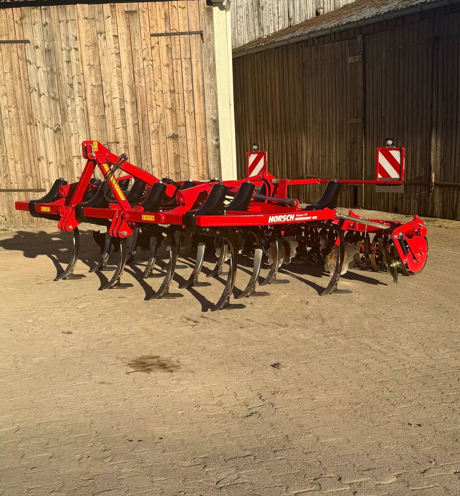 HORSCH Terrano 4 FX Cultivator €19,000