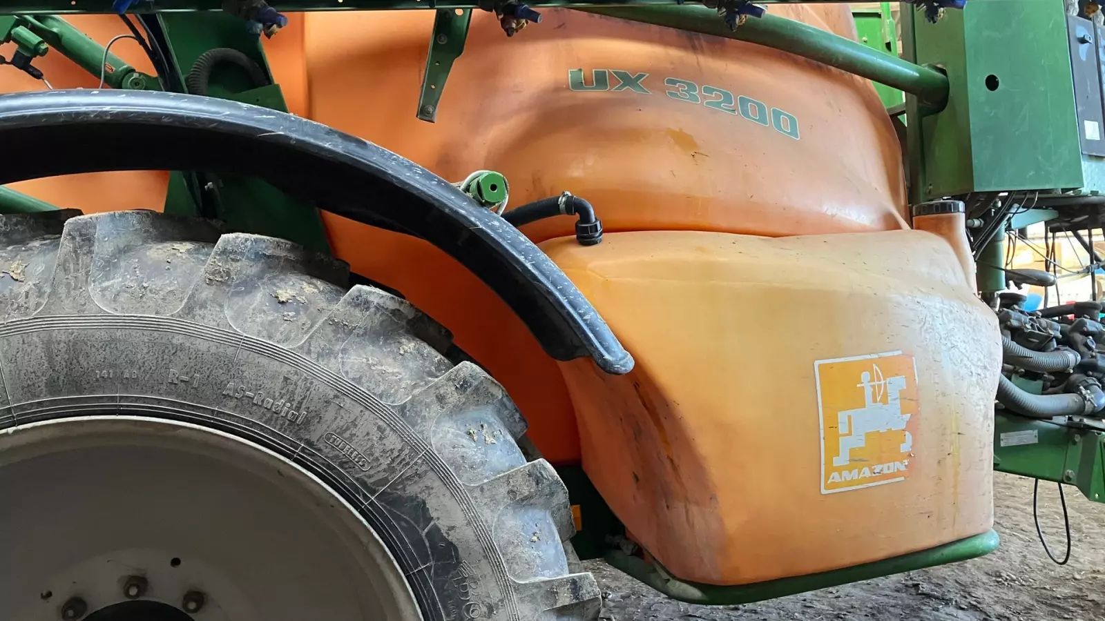 Amazone ux 3200 --- sælges som engros for kunde --- Pulverizador 18.735 €