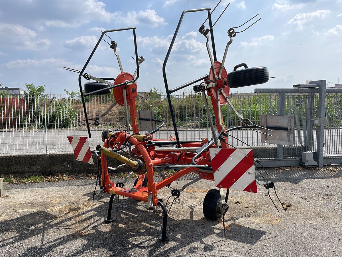 E-FARM: FELLA th 540 hydro - Faneuse - id JBZXEJM - Année: 2006 - Italie