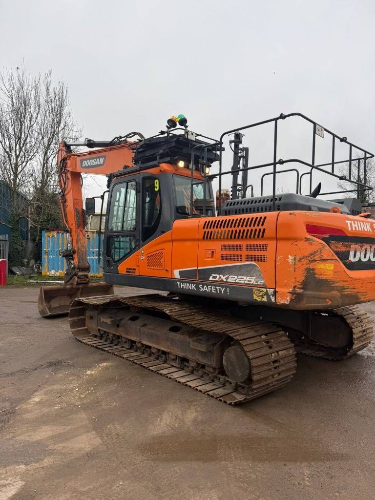 Doosan dx 225 lc-5 Excavadora de orugas 59.537 €