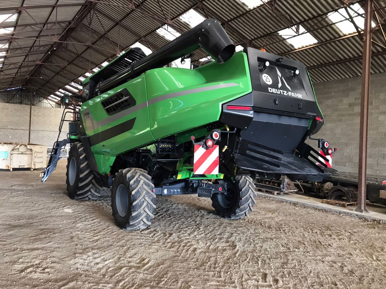 E-FARM: Deutz-Fahr C 9306 TS - Cosechadora - id ELZ1X4A - Año: 2018 - Horas: 495,Francia