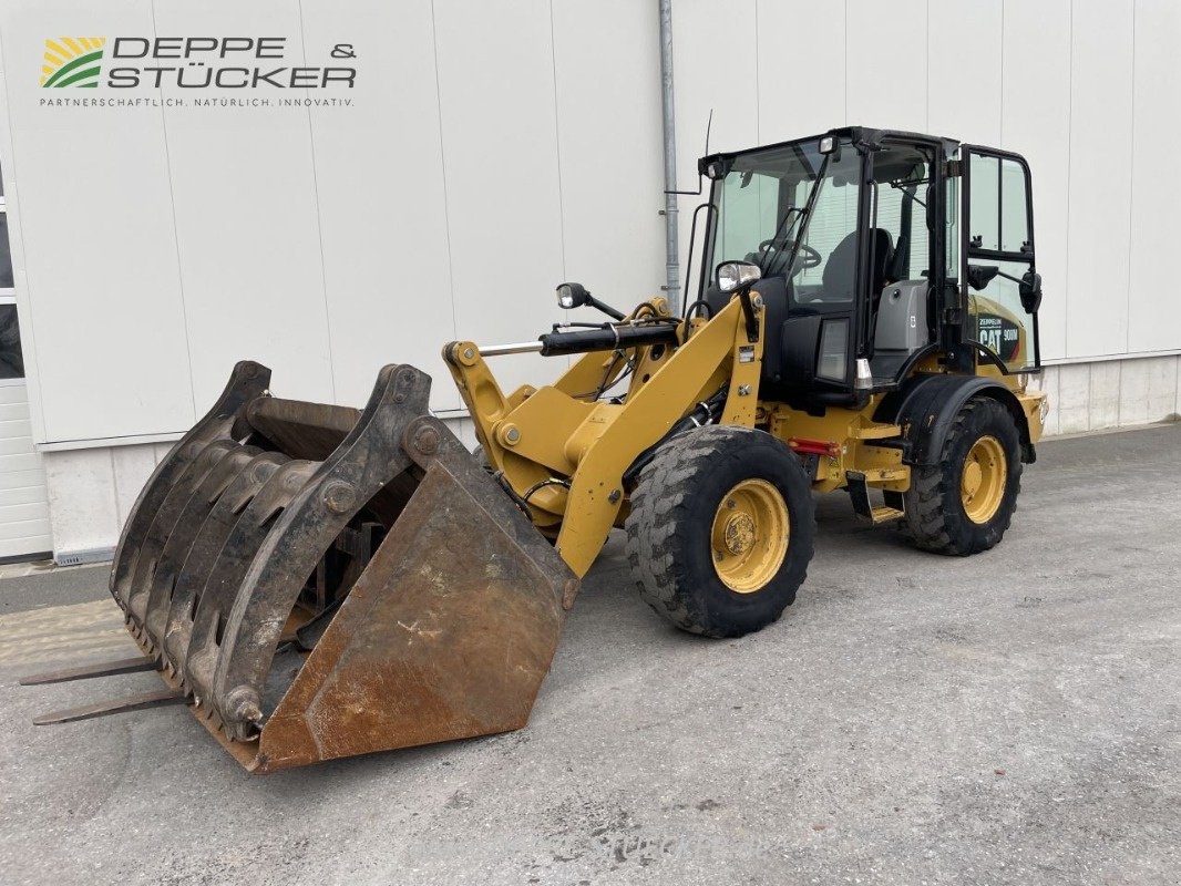 Caterpillar 908m compactloader €35,000