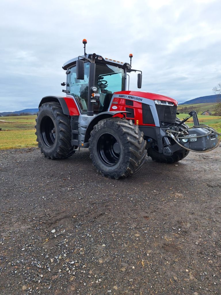 Massey Ferguson 8S.305 Tractor 143.000 EUR