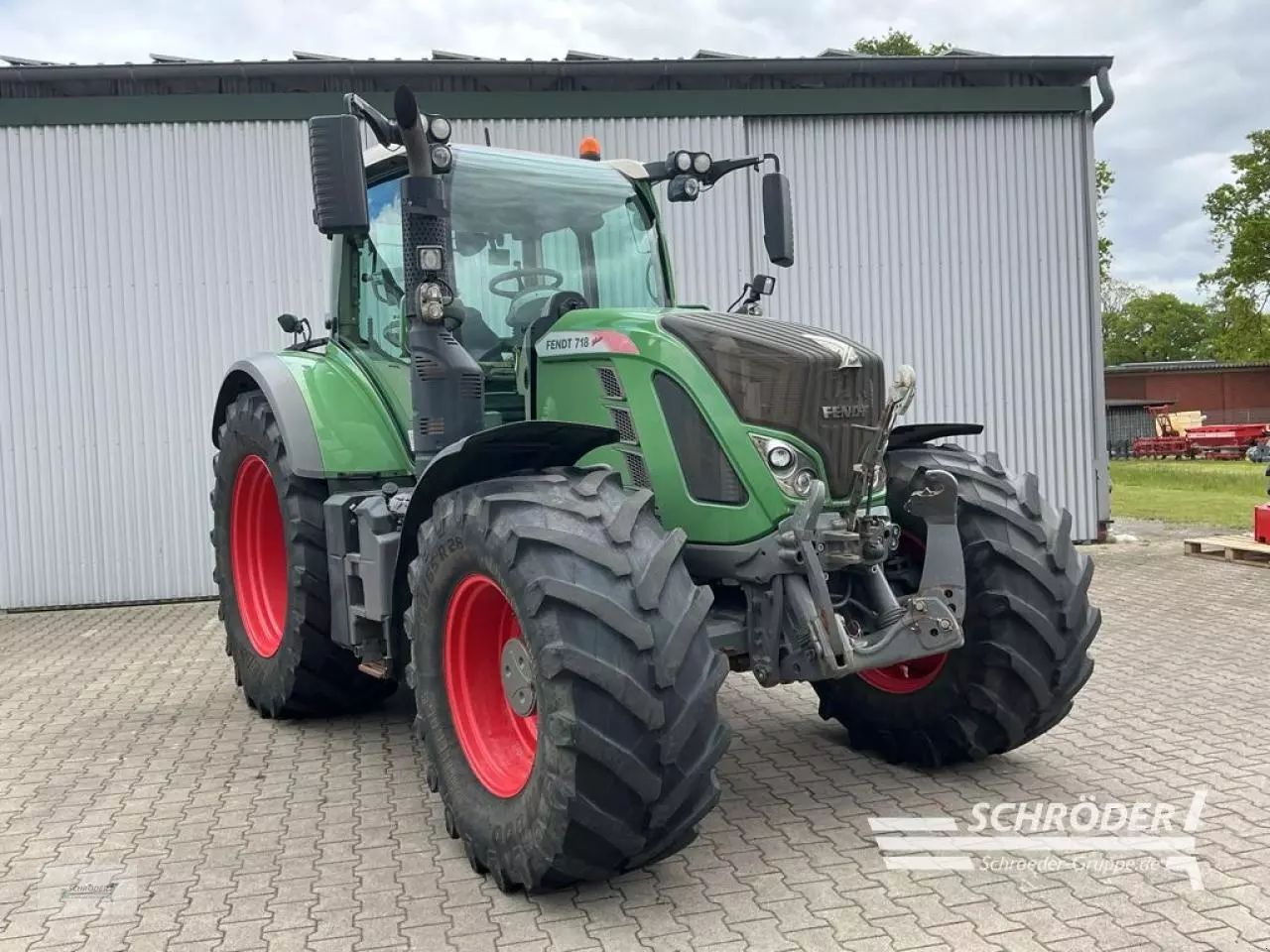 Fendt 718 Vario Profi Plus Tractor €67,885