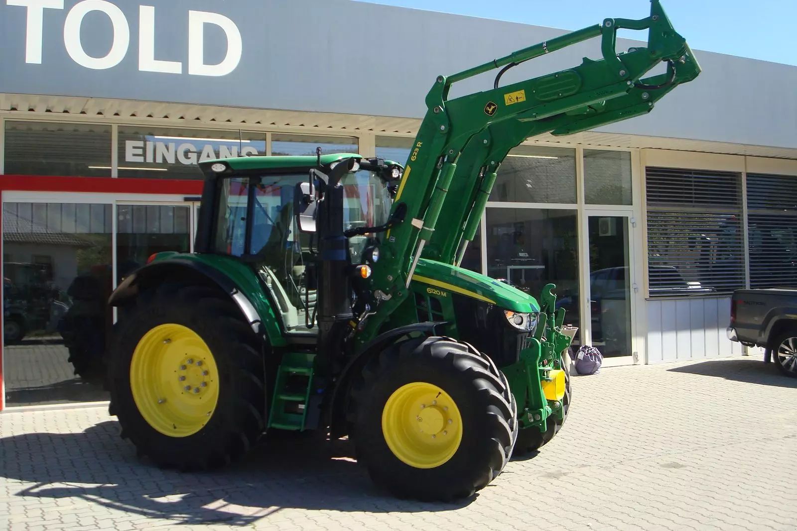 John Deere 6120 M Tractor 117.500 €