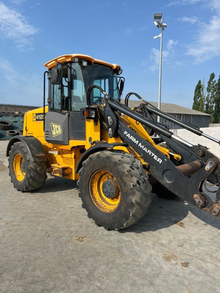 E-FARM: JCB 412s - Wheel loader - id 6B7KMYN - €20,000 - Year of construction: 2007 - Engine hours: 6,875,France