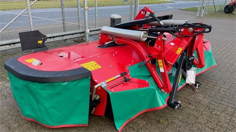 Kverneland 3336 ft Rake €18,615