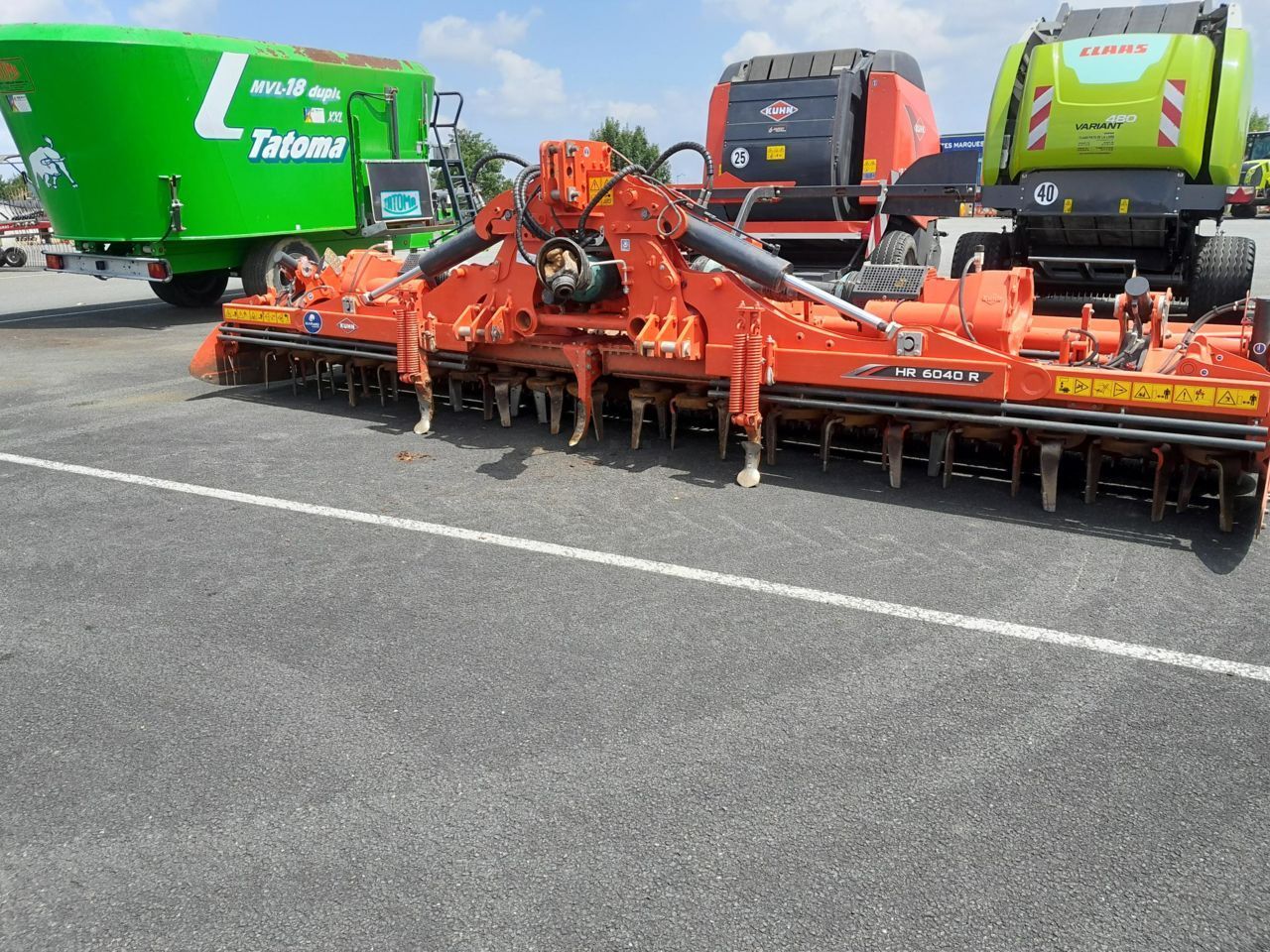 E-FARM: Kuhn HR 6040 R - Rastra eléctrica - id 3UHINN1 - 38.500 € - Año: 2020 - Francia