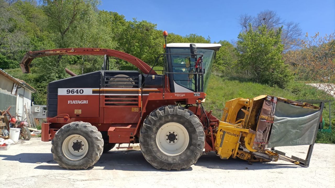 E-FARM: New Holland fx 9640 - Self propelled forage harvester - id J1EJ7N6 - €28,000 - Year of construction: 1995 - Engine hours: 5,267,Italy