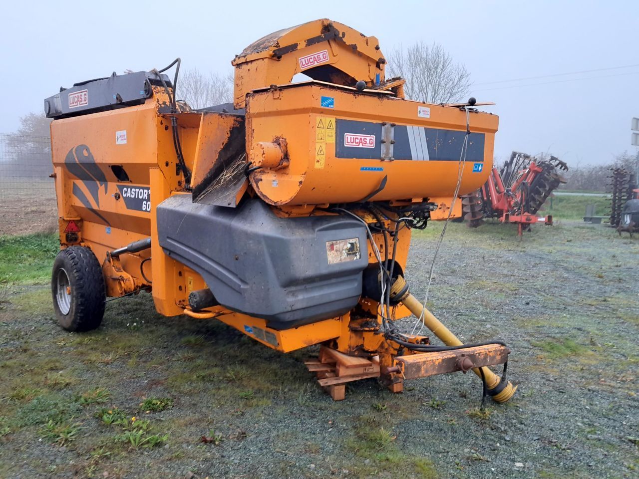 E-FARM: Lucas castor 60 g - Alimentador de otros - id F37WI2K - 5900 € - Año: 2009 - Francia